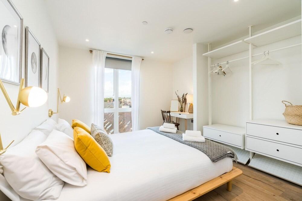 Luxury 2BD Flat W/terrace and Amazing Views