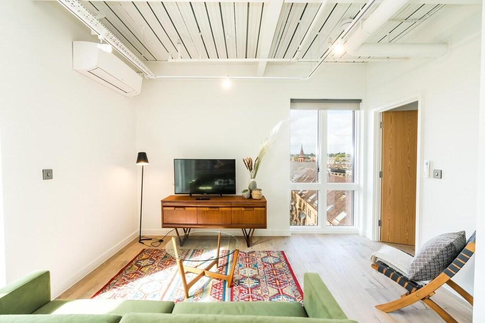 Luxury 2BD Flat W/terrace and Amazing Views