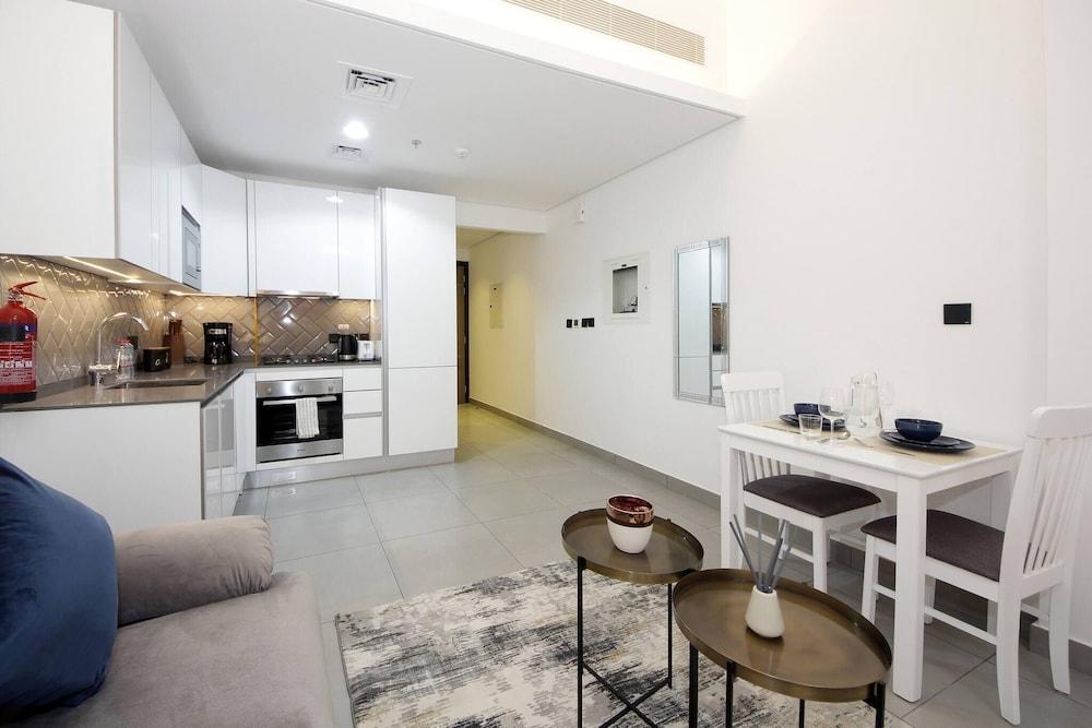 Amazing Studio Thirteen