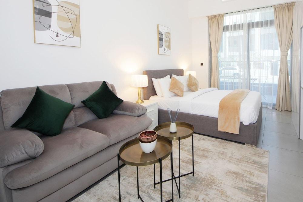 Executive Studio Seven