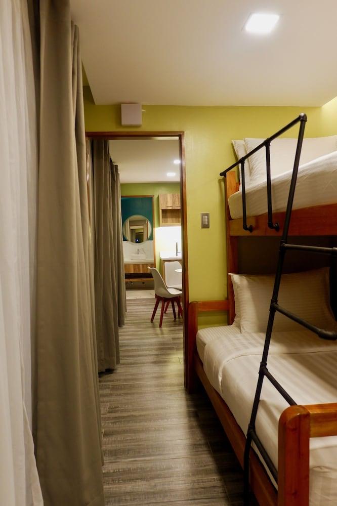 Crusoe Cabins Costa Azalea