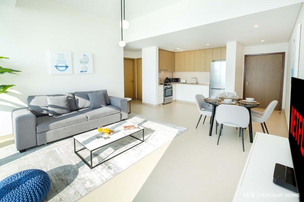 LUX 52 42 Deluxe Island view suite