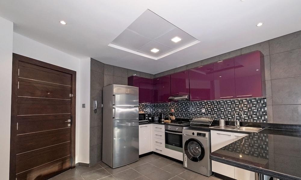 LUX The Cayan Superior Suite 2