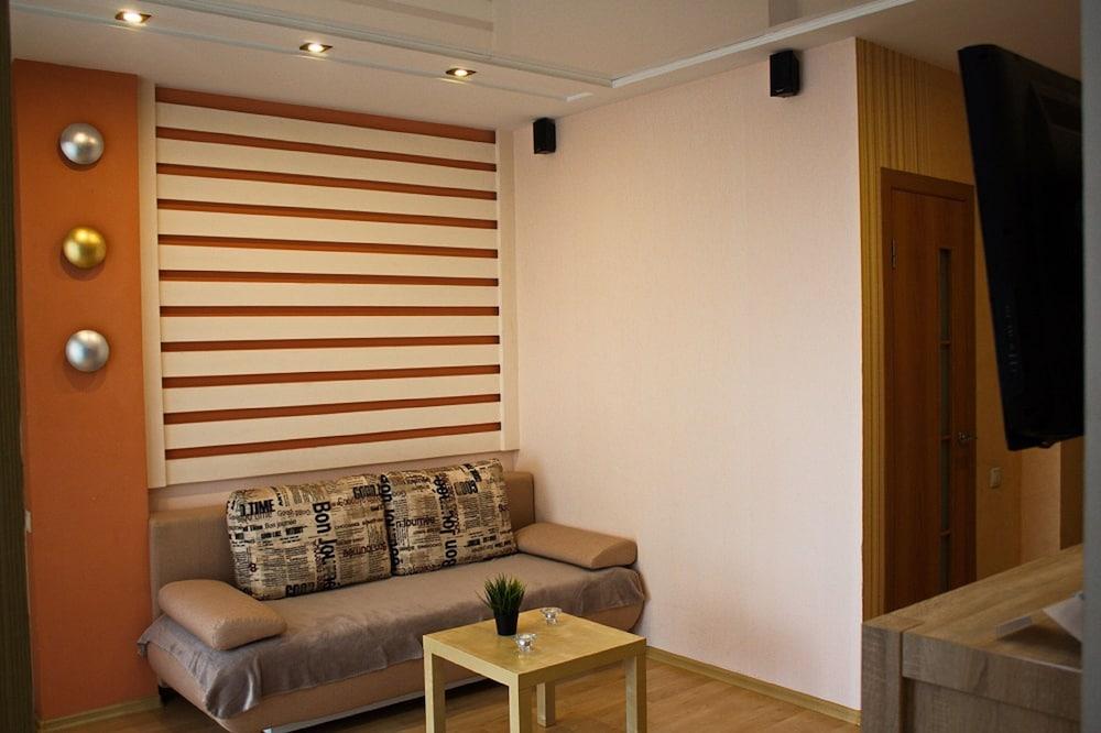 PaulMarie Apartments on Prs. Stroiteley