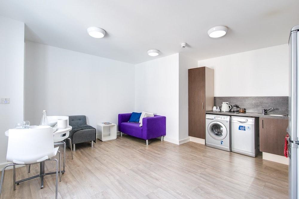 Comfortable Rooms & Apartments - BANGOR