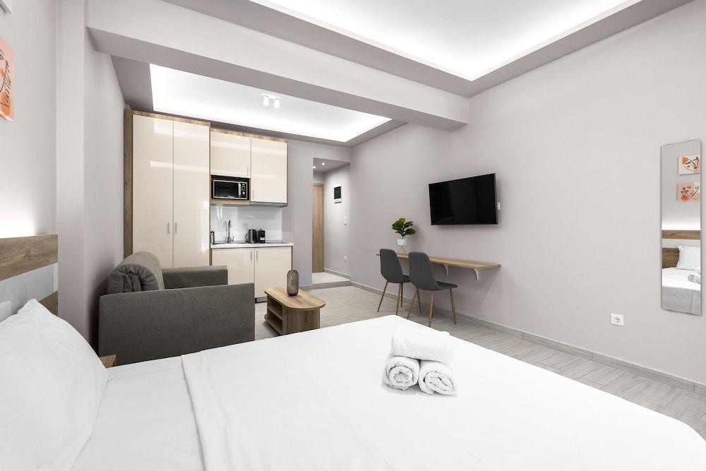 Laussane Nilie Hospitality MGMT