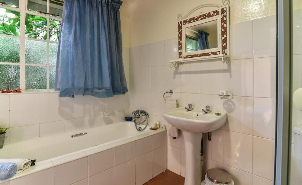 Rockfig Cottage for 2 People With Wonderful Private Terrace in Garden!