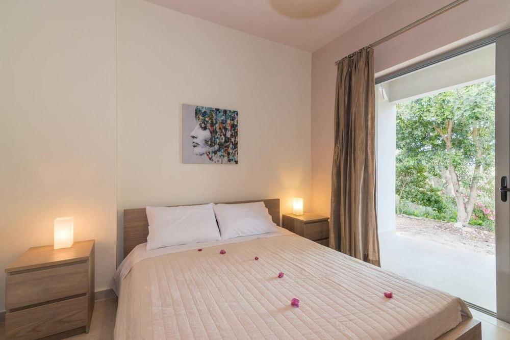 Villa Verano - Spacious 5-bdr & 5-bth Villa