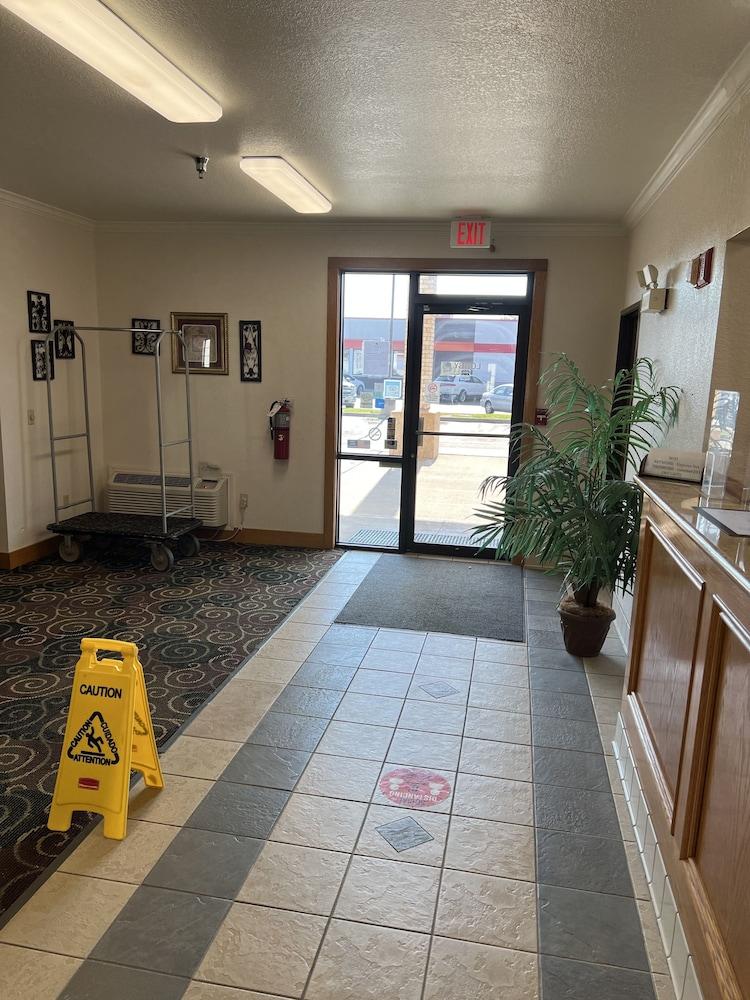 Express Inn & Suites