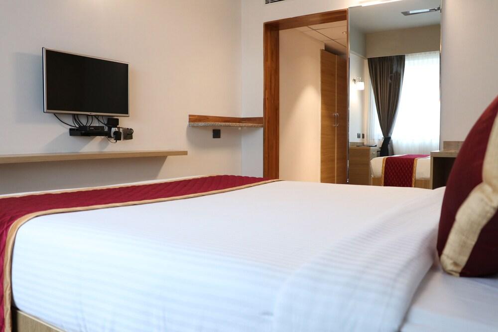 ICON Express by BHAGINI