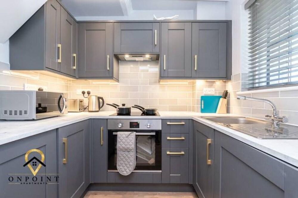 ✰OnPoint-FRESH 1 Bedroom Apt With Parking✰