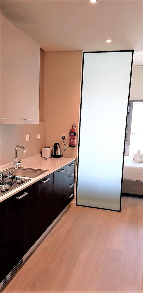 Park View Gorgeous Studio With Balcony