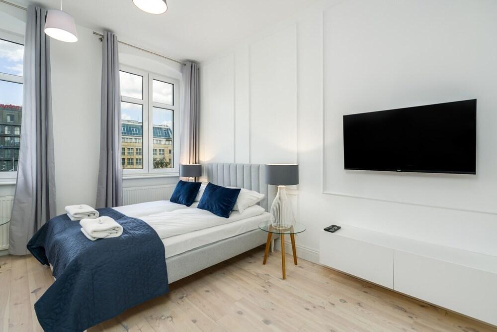 Poznan Old Town Studio by Renters