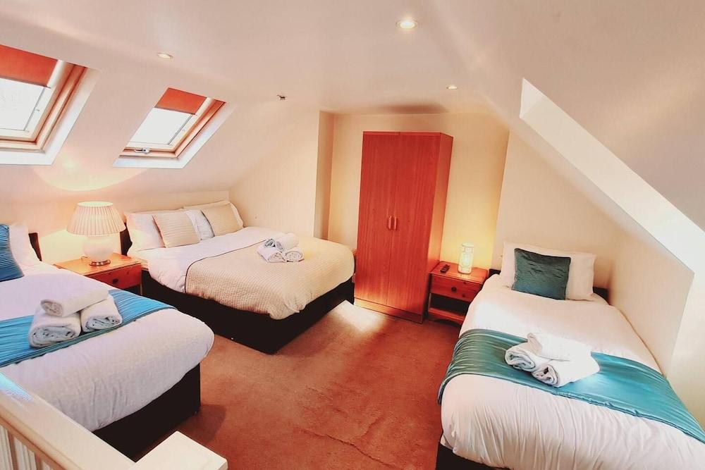 Cedar Villa - Inviting 5-bed House in Chatham-