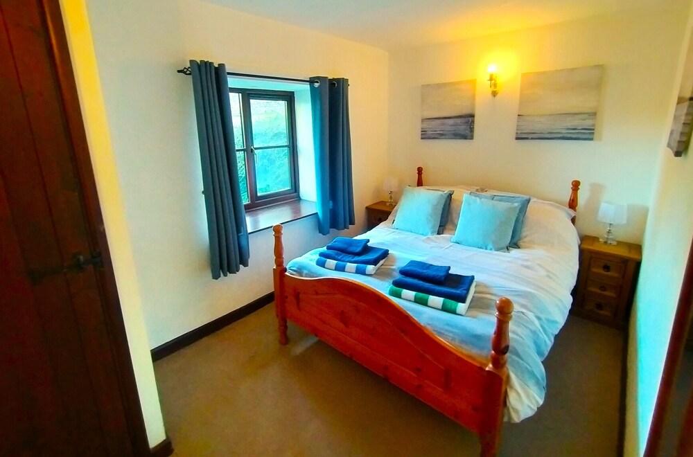 The Long Barn for Families, Walker, Pets & Workers