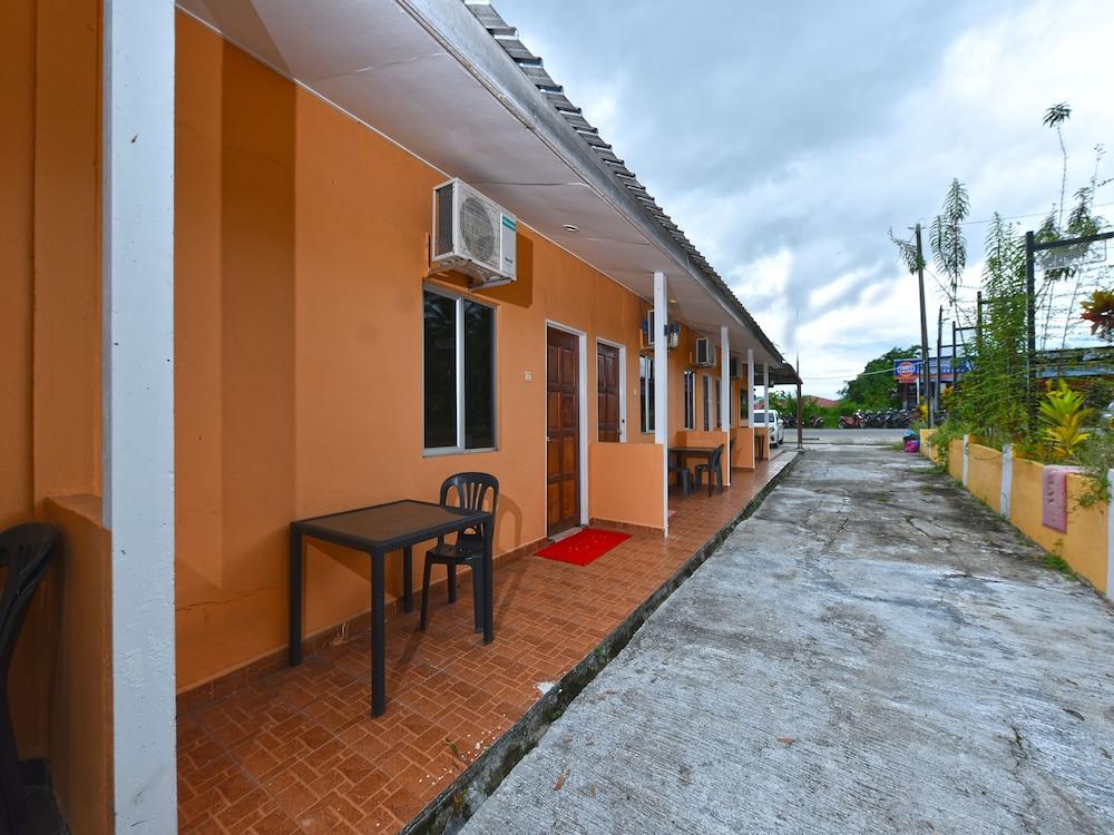 Hotel O Awan Biru Motel