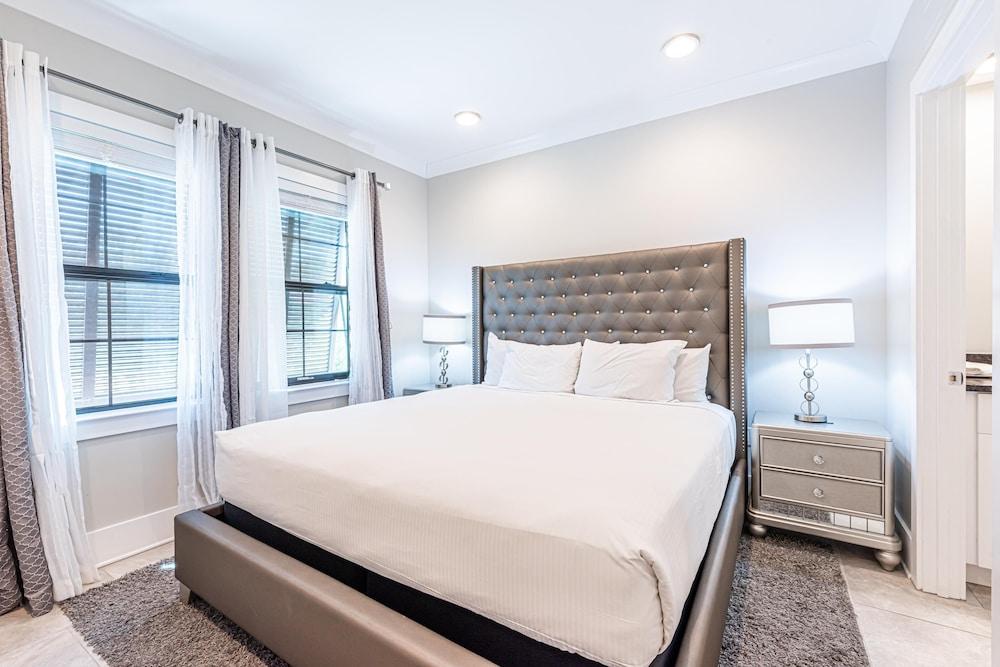 Villa Lago 1954 G 4BR 4BA 10