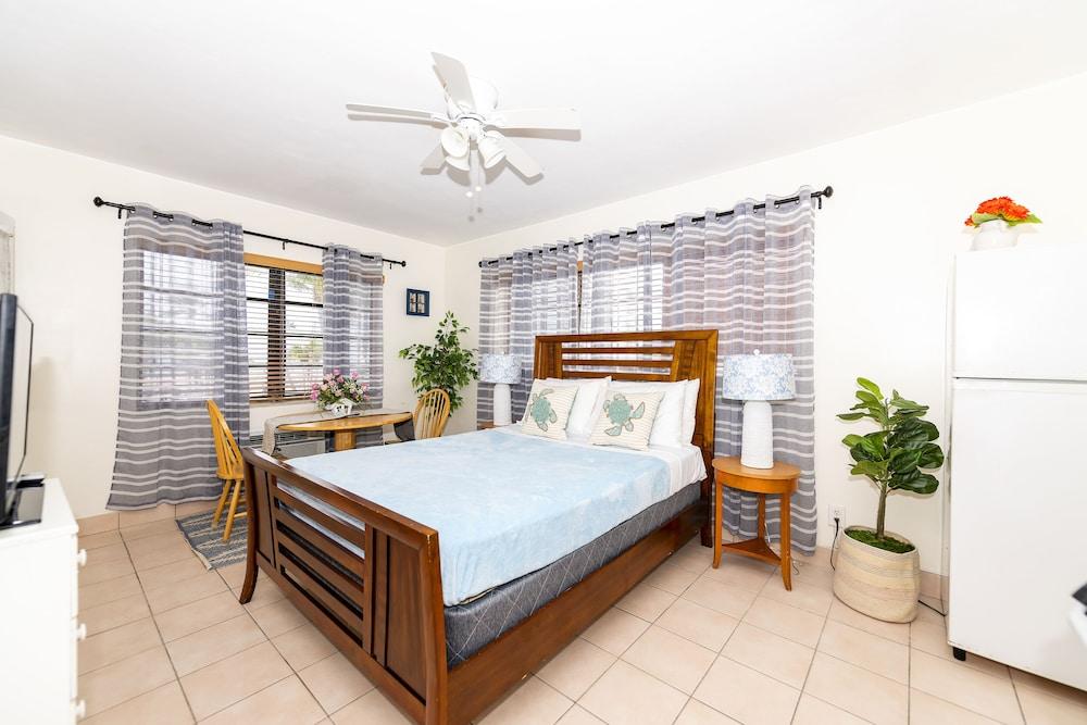 Tropic Isle Hotel and Apartment