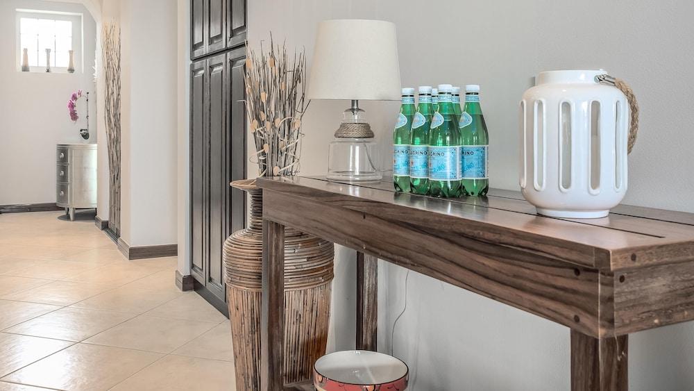 Elegant Oceanview Condo with Spacious Open-Concept Floor Plan and Inviting Beach Design