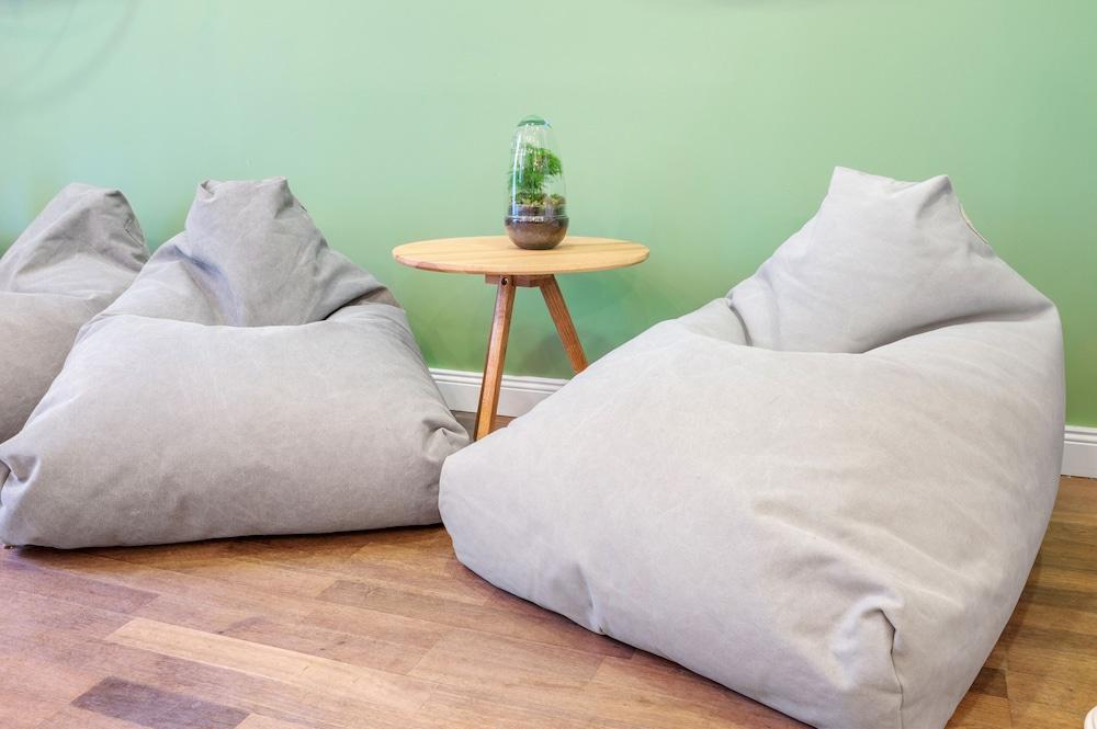 Becozy Self Check-in & Pop-up Hotel