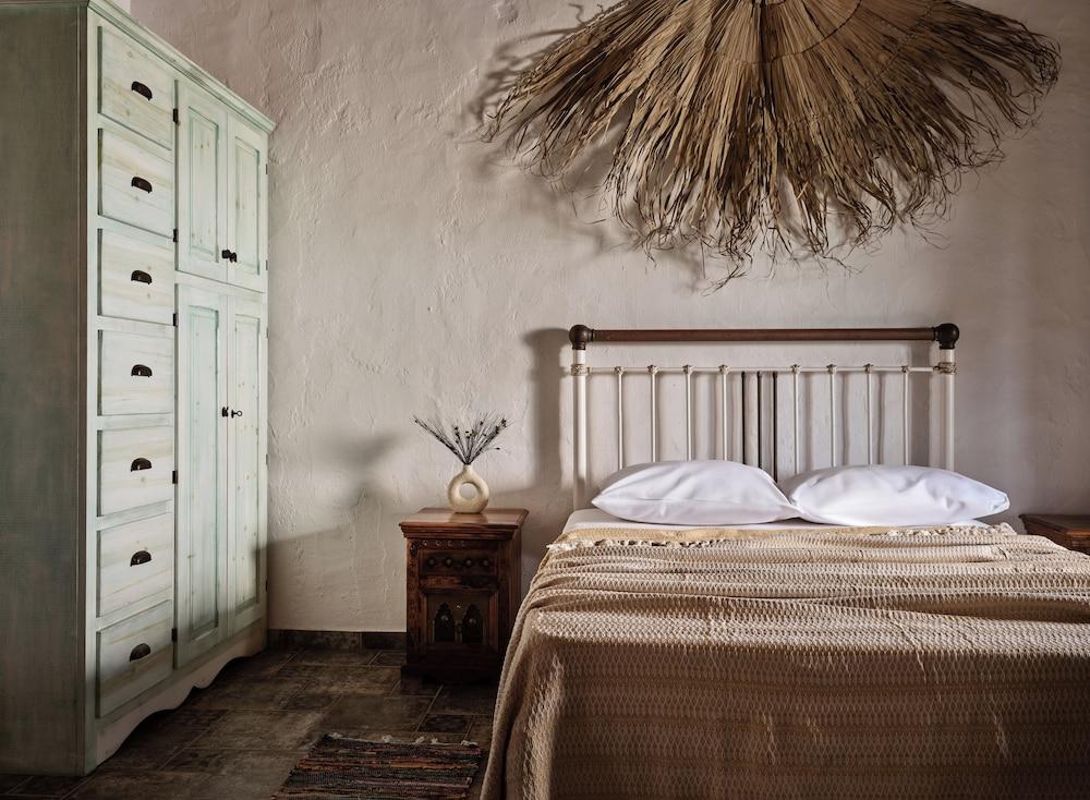 Strofilia Stone Residences