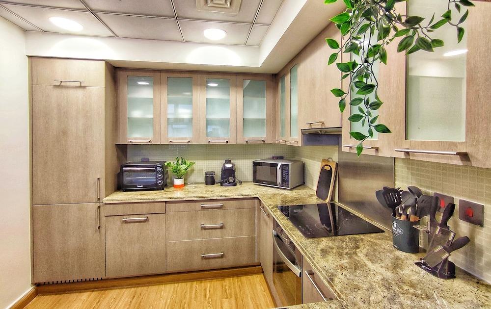 SuperHost - Fountain View Stylish Apt With Spacious Terrace