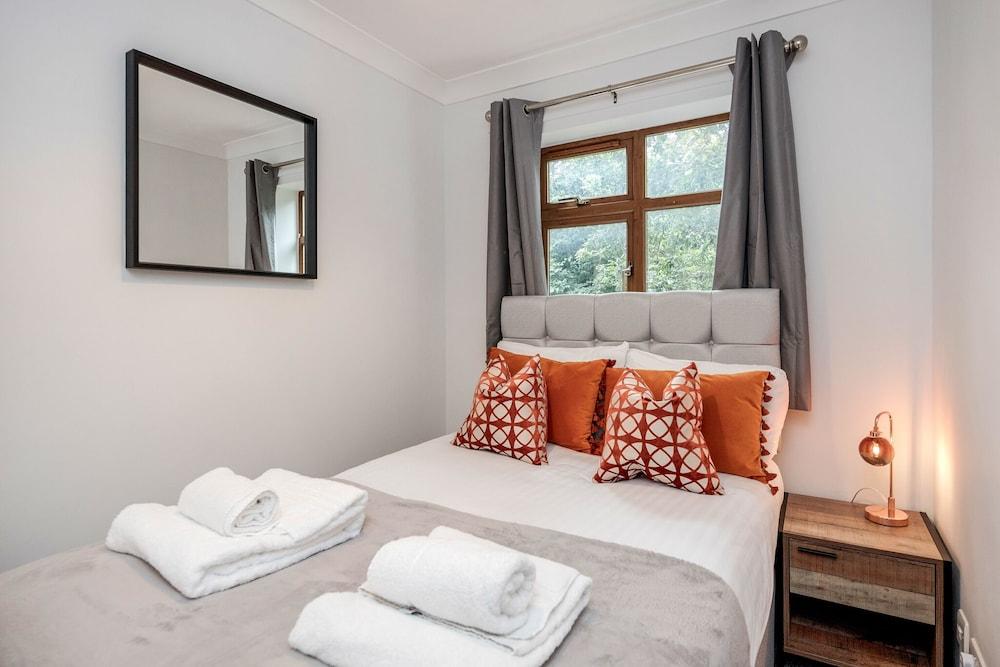 Maidenhead Pet Friendly 4 Bed House