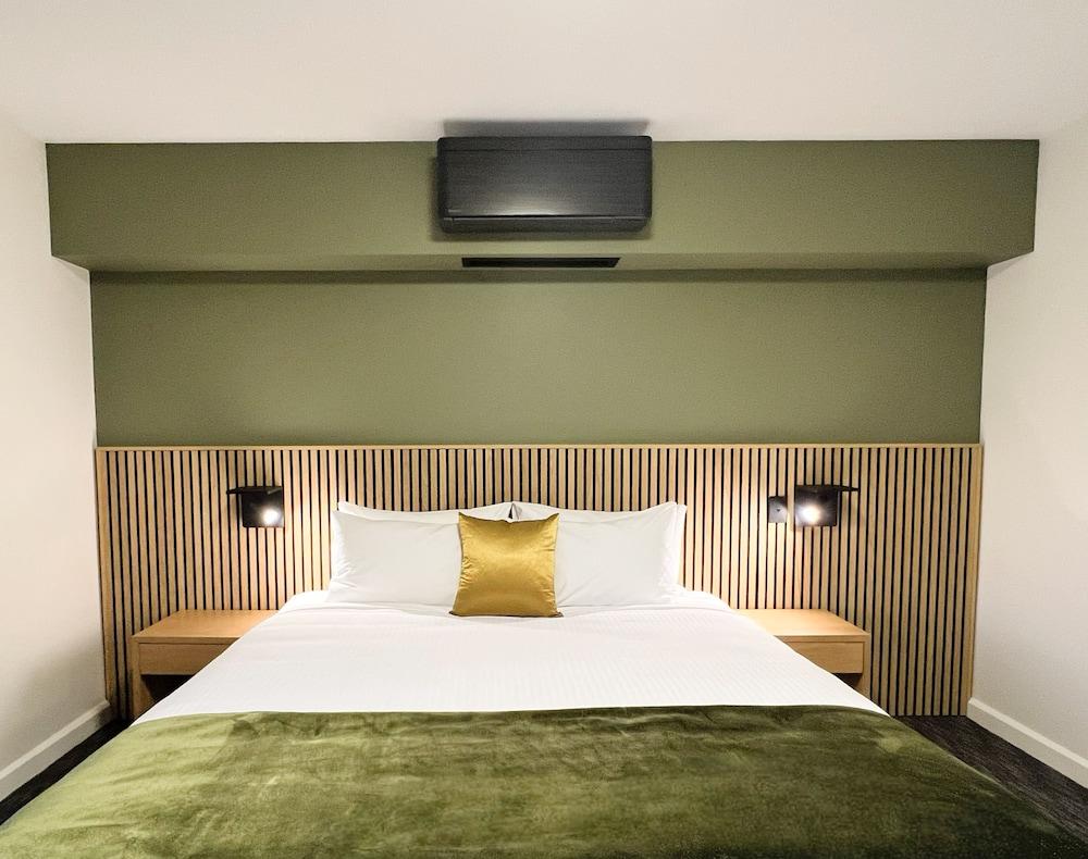 Mill Hotel Milperra Panania