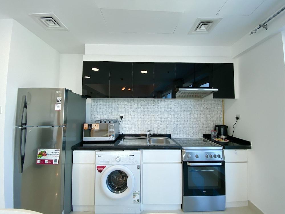  Luxe Apt with Panoramic Views and Terrace