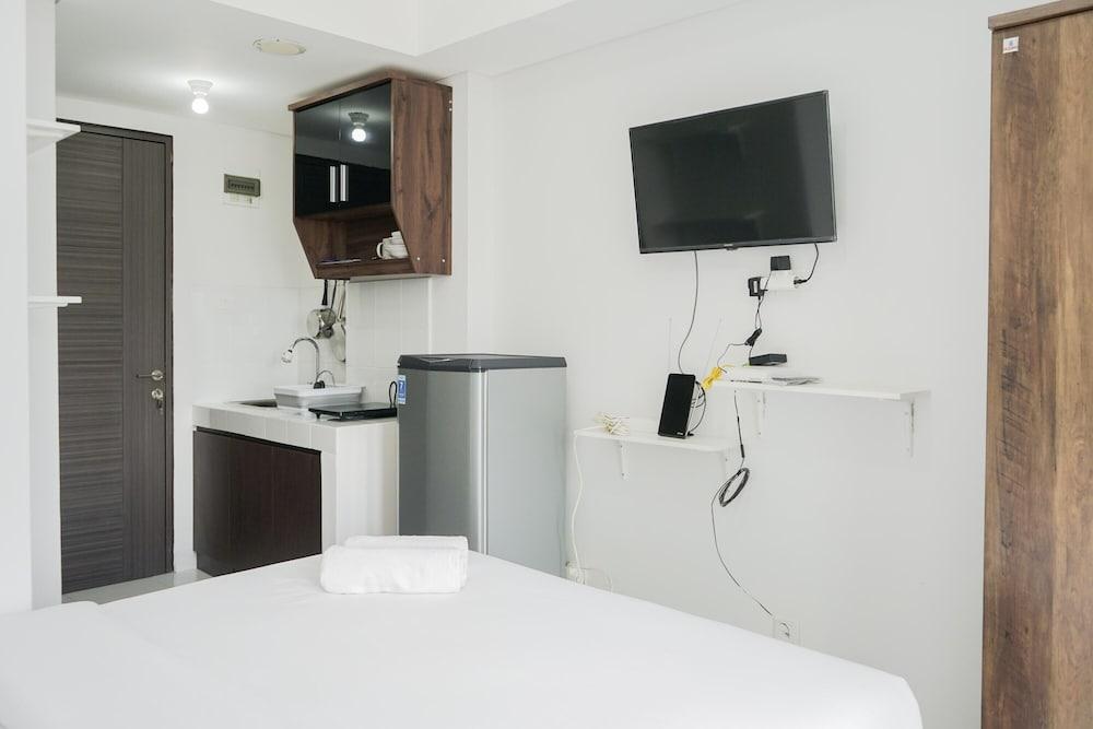 Cozy Studio at Amazana Serpong Apartment