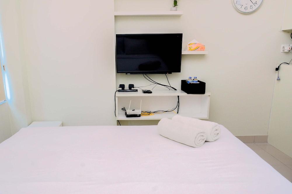 Relax Studio Apartment @ Springlake Summarecon Bekasi