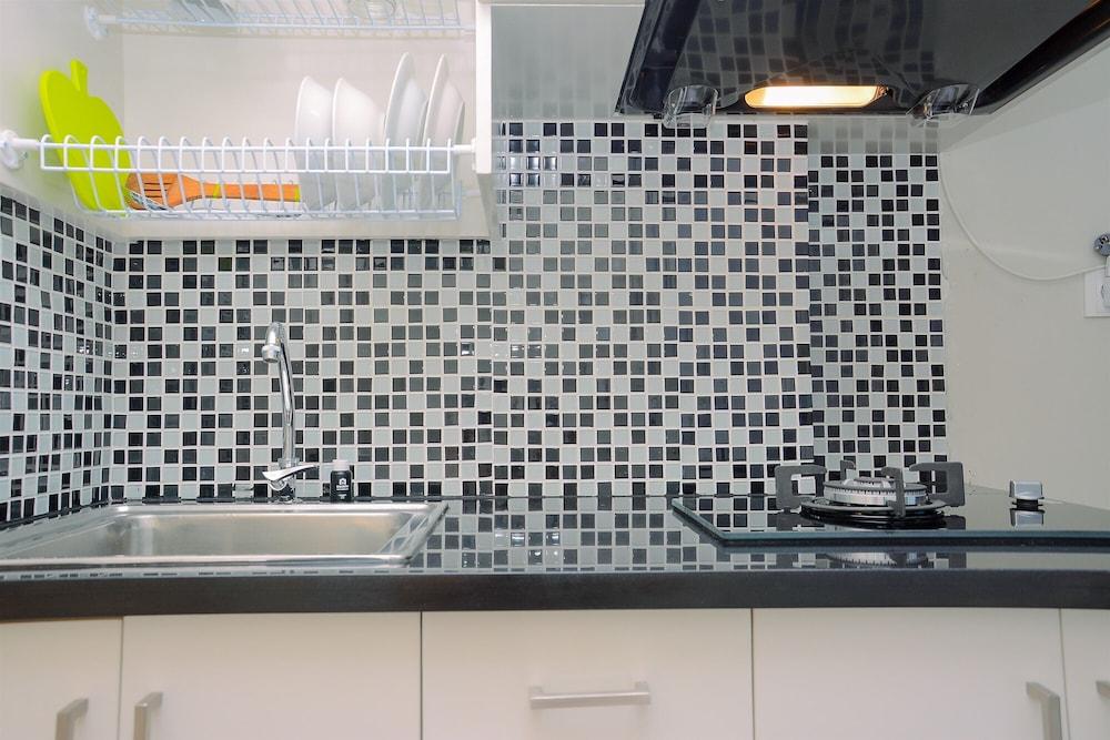 Studio Apartment at The Springlake View Summarecon with Mall View