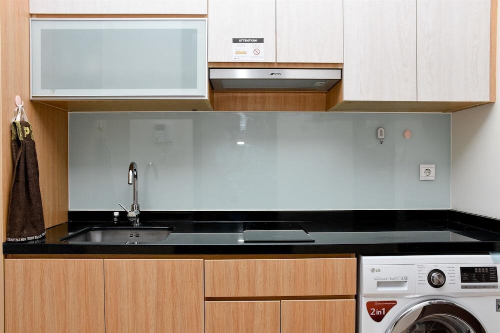 Stunning and Comfy Studio at Menteng Park Apartment