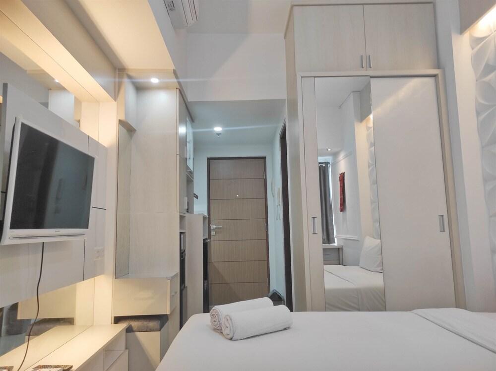 Comfortable and Tidy Studio Vida View Apartment