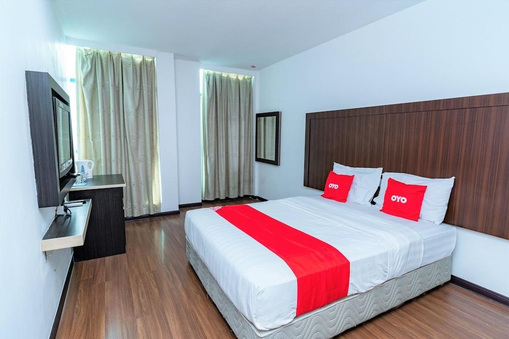 OYO 90375 Reggae Inn