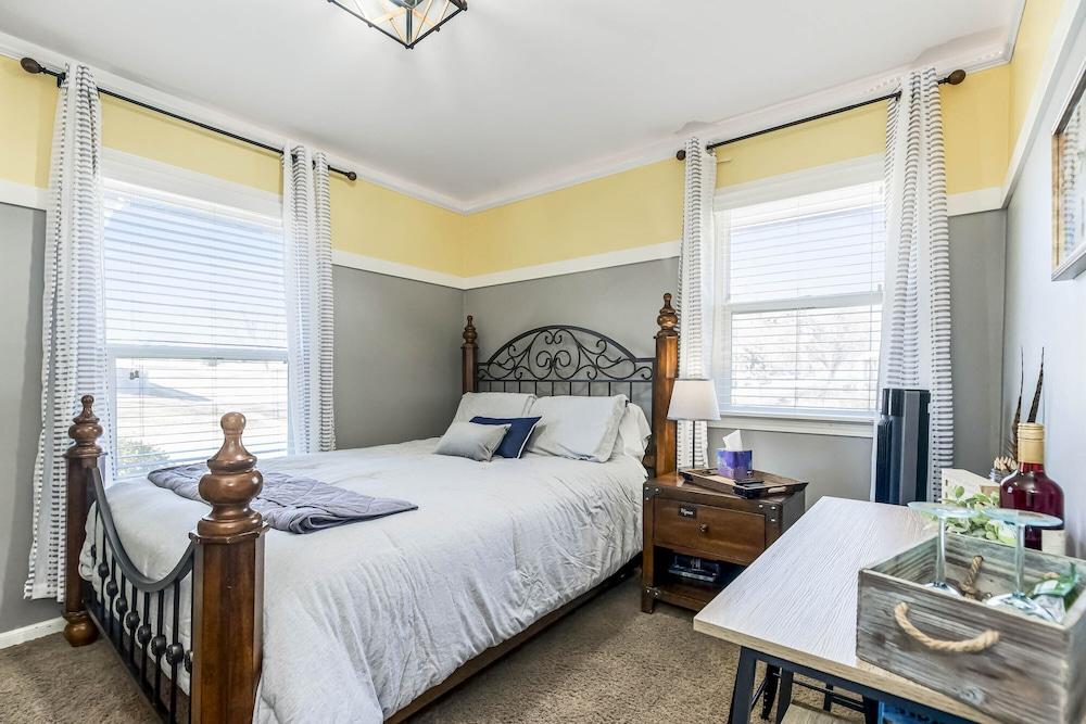 Becky & Marvels 420 Stay (Private Room)