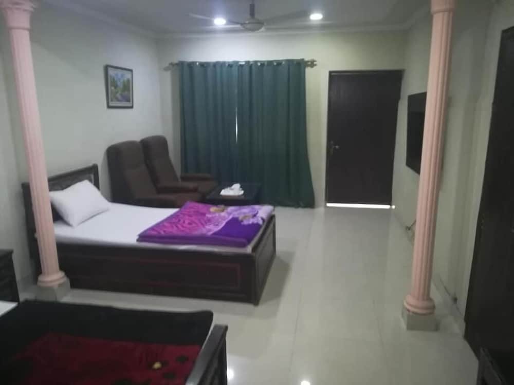 Hotel Silver Sand Multan