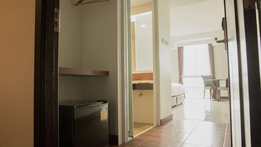 B2 Hat Yai Rat Uthit Boutique & Budget Hotel