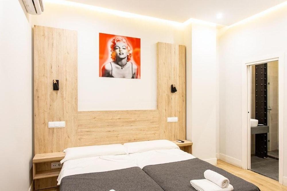 Hostal Manuela by gaiarooms