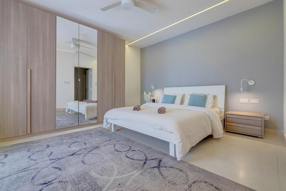 Stunning Apartment in a Central Location With Views