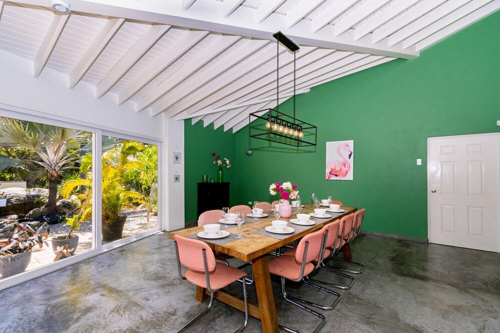 Tropical Paradisecomplete Privacypoolgardenbbq