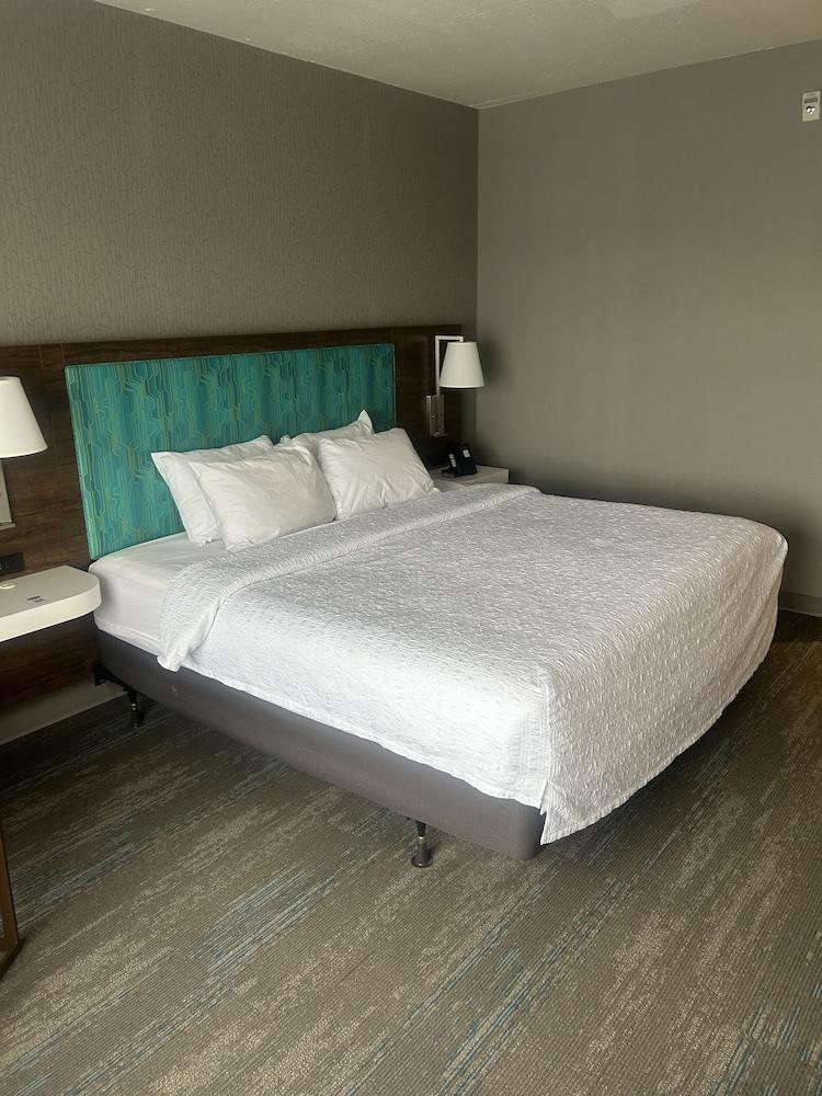 Hampton Inn by Hilton Kingston