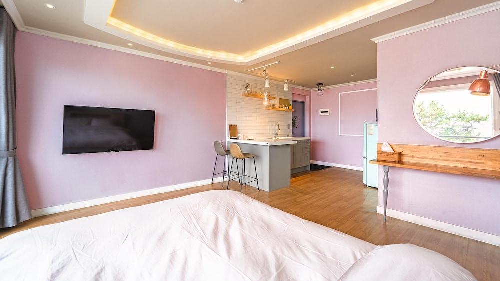 Yangyang Baladeonbada Pension