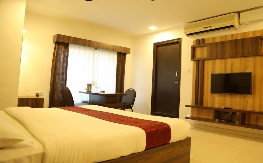 i-Roomz Hotel Shivananda