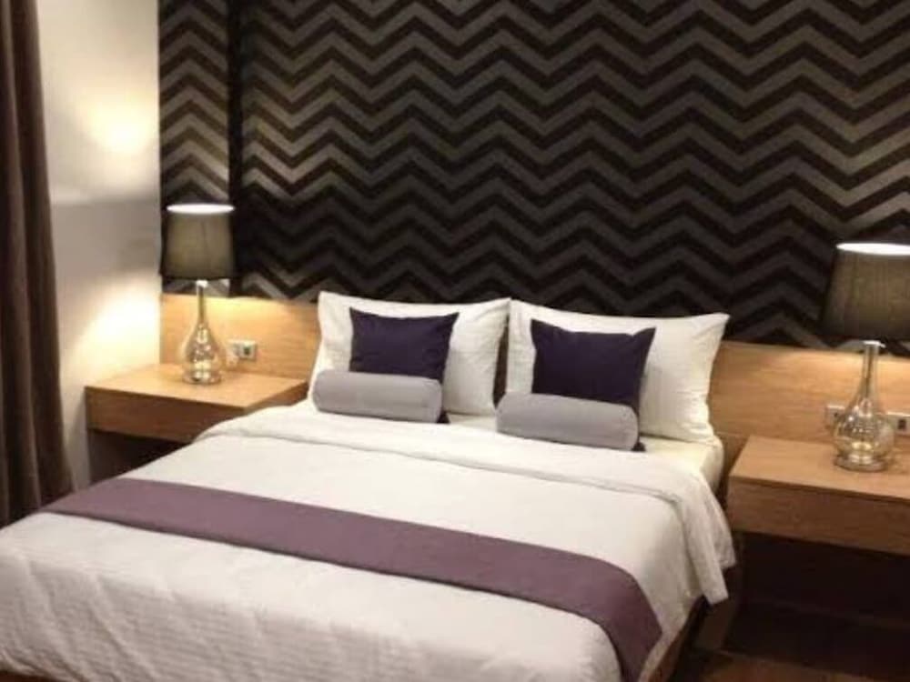 Hotel Deewan-e-Aziz International