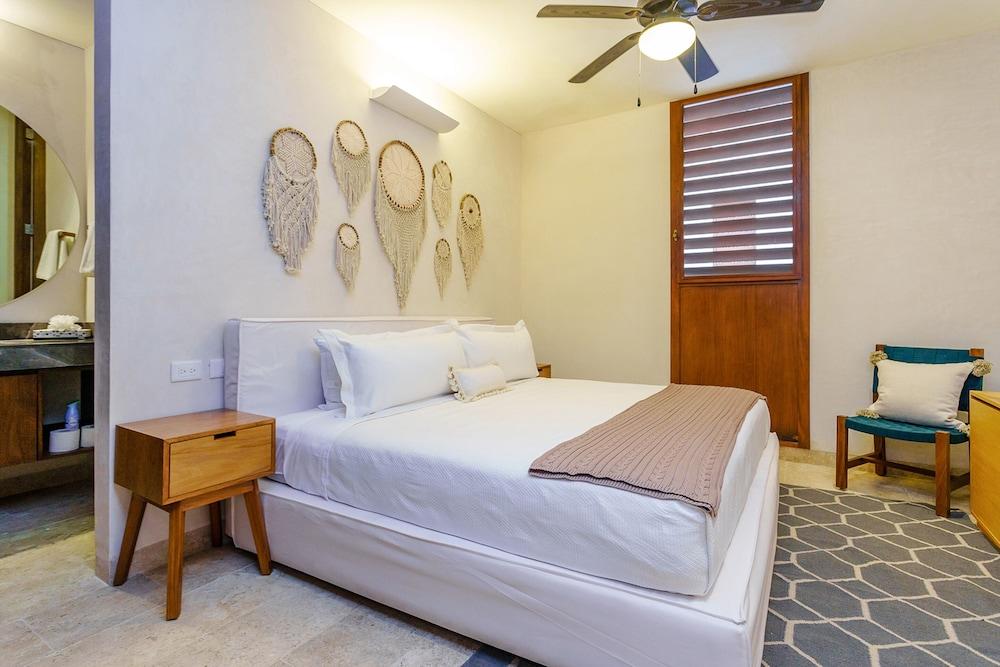 Jungle Luxury in Private Residential Area & Stunning Rooftop by Stella Rentals