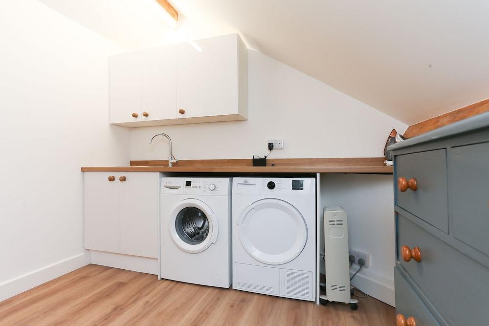 Strawberry Line, Flat 1