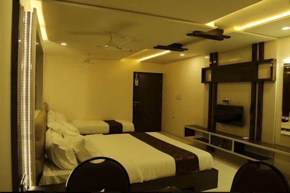 i-Roomz Pratap Residency