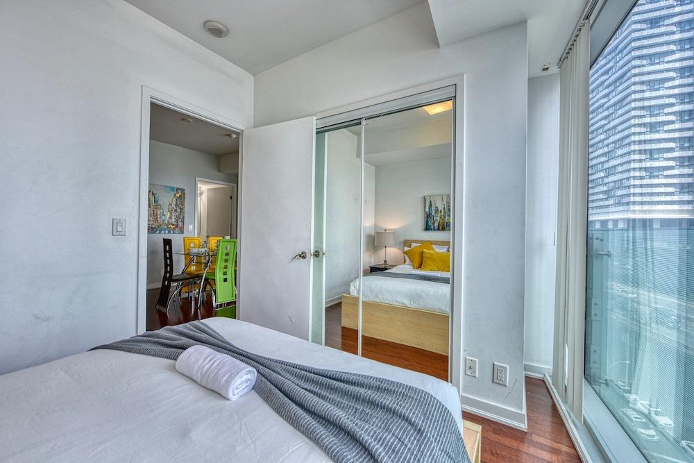 The Bay Suites - Entertainment Dist