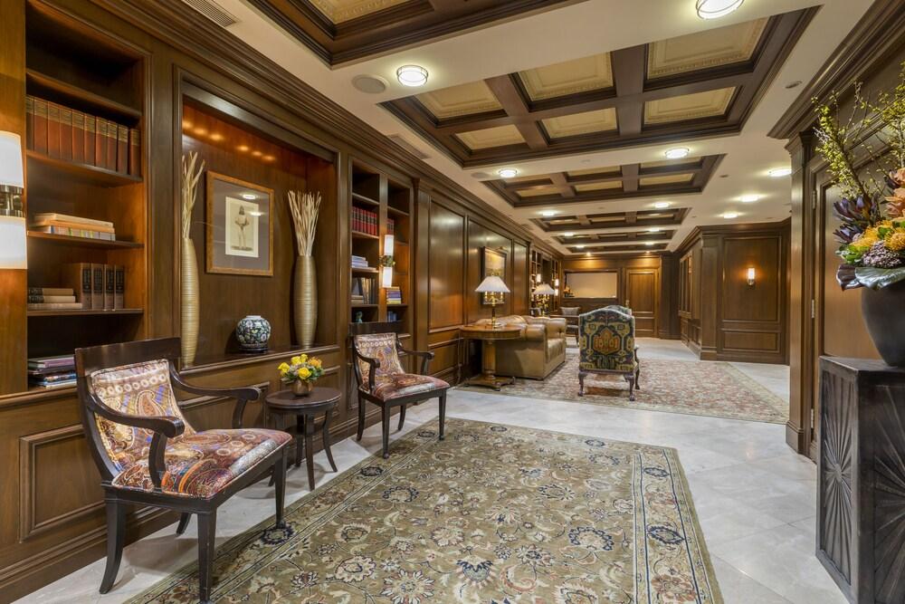 The Blakely Hotel Powered by LuxUrban